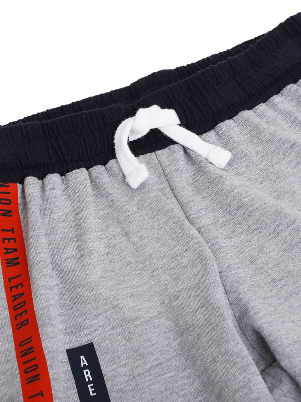 Boys Solid Medium Grey Short Knitted Trouser image number 2